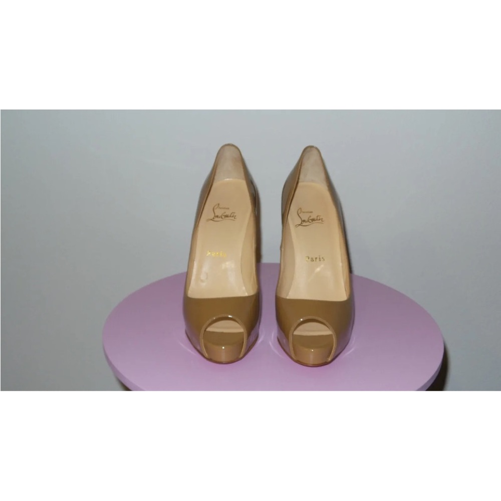 Christian Louboutin Nude Patent Peep-Toe Pumps with Signature Red Soles - Picture 5 of 9